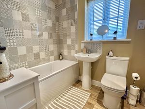 Family Bathroom- click for photo gallery